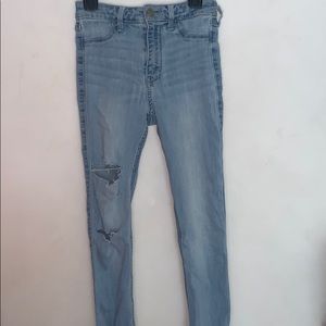 ripped jeans(hollister)
